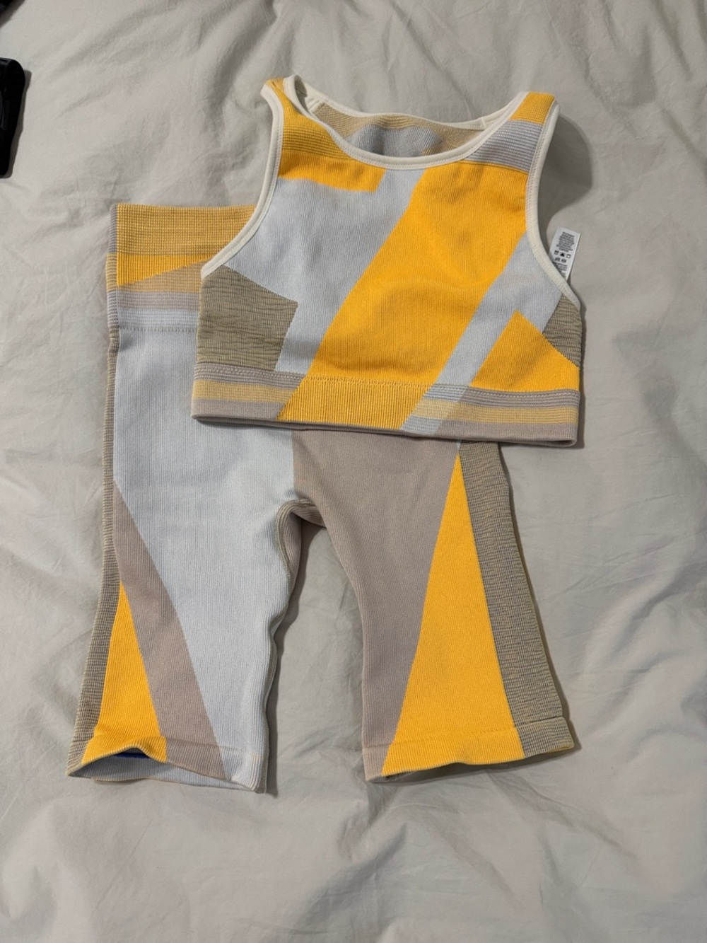 Nike Yellow White Tan Athletic Bike Shorts Set